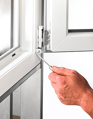 TITAN Pflege Wartung 1.tif